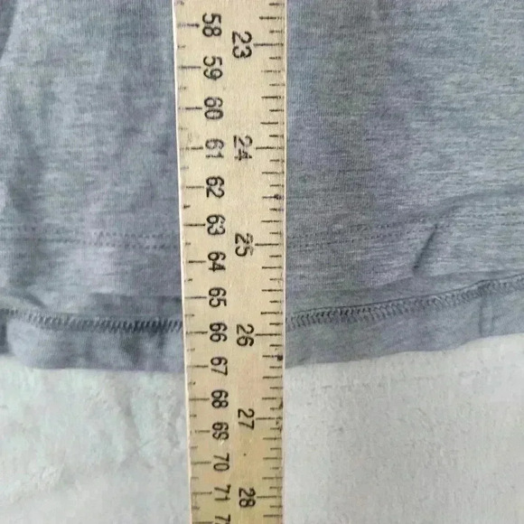 Men's Short Sleeve Gray Lululemon Shirt Vented Stretch Sz Sm No sz Tag - Picture 6 of 6